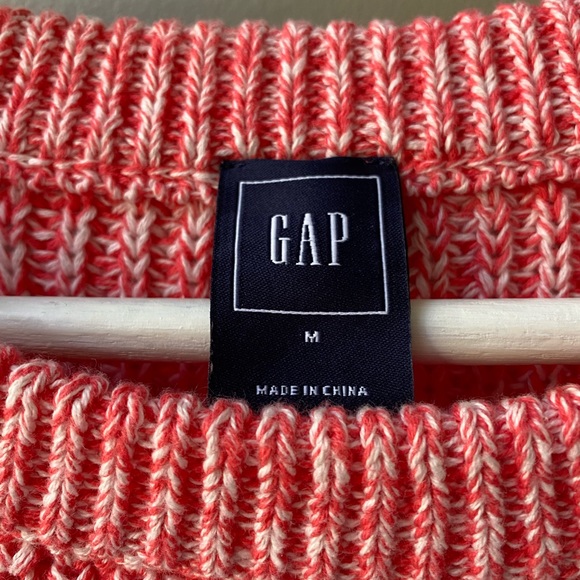 Gap Marbled Pink Sweater. Notched detail at hem - Picture 2 of 3